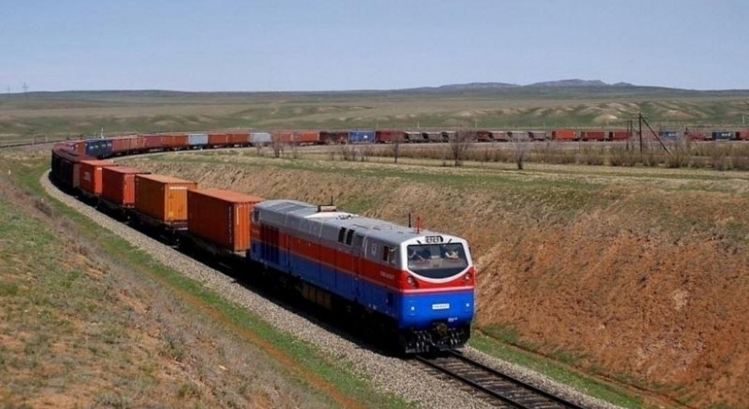 Костанайские железнодорожники отправили 968,5 тысячи тонн грузов в контейнерах за семь месяцев